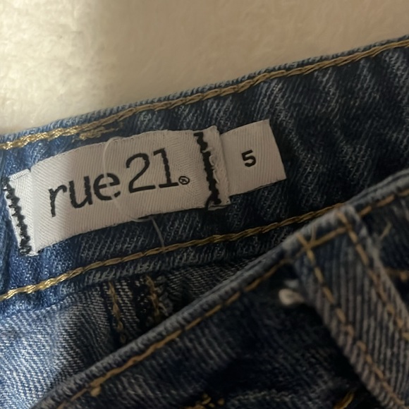 Size 5 - Picture 2 of 3